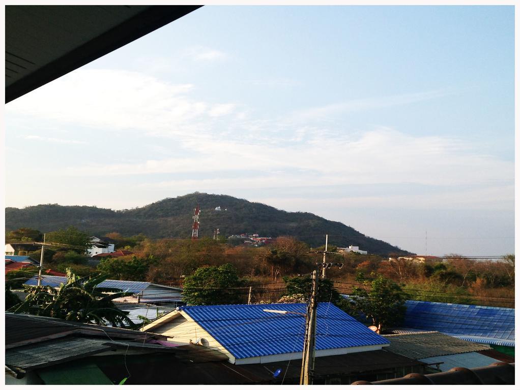 Sichangstyle Resort Ko Si Chang Bagian luar foto